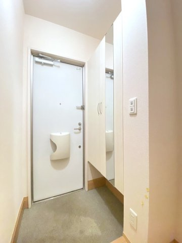 サウスクリスタルⅡの玄関