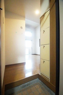 【玄関】 | フィオーレ箱崎 | 別号室の写真になります。現況優先。