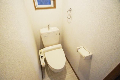 【トイレ】 | フィオーレ箱崎 | 別号室の写真になります。現況優先。