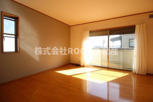 ライフハウス北原Ⅱの居間・リビング|こちらの居間で趣味の時間をお楽しみください