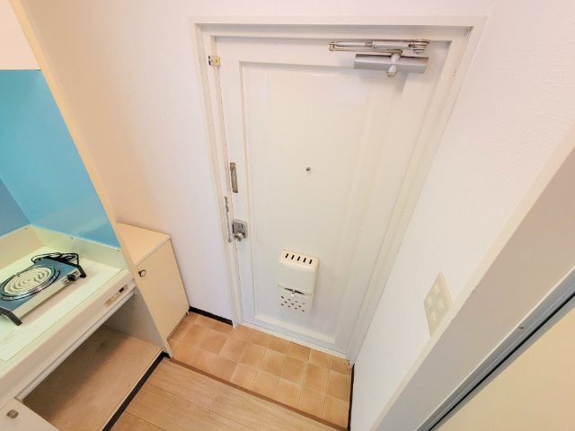 スタンドアップ本町の玄関