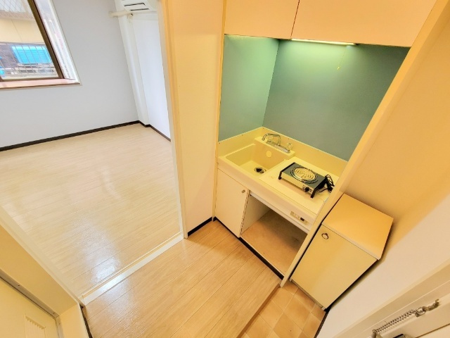 スタンドアップ本町のキッチン