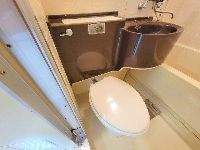 スタンドアップ本町のトイレ