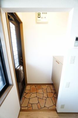 【玄関】 | ヴェルデめいわB | ※同物件・同タイプの写真です。