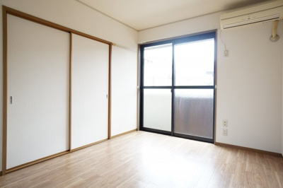 【洋室】 | ヴェルデめいわB | ※同物件・同タイプの写真です。