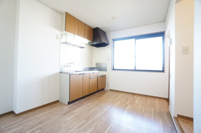 【居間・リビング】 | ヴェルデめいわB | ※同物件・同タイプの写真です。