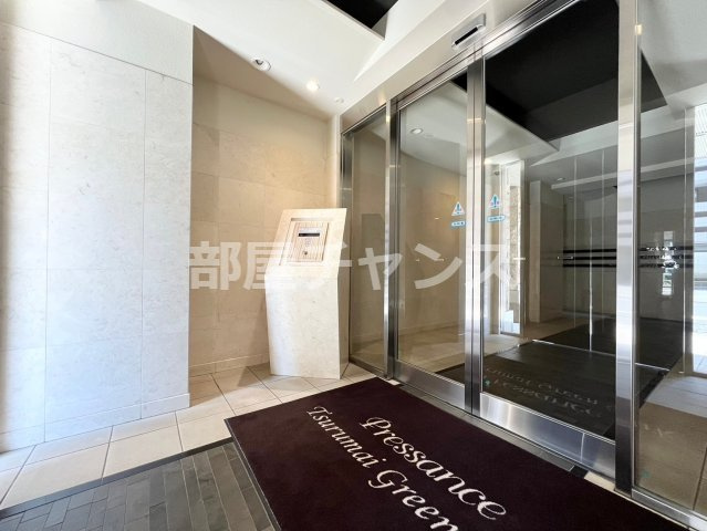 プレサンス鶴舞グリーンパークのエントランス