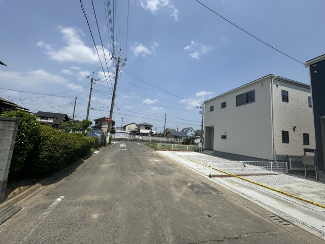新築　前橋市山王町第4　Livele Garden.S　3号棟の前面道路含む現地写真|現地写真　北側接道幅員約6ｍ	