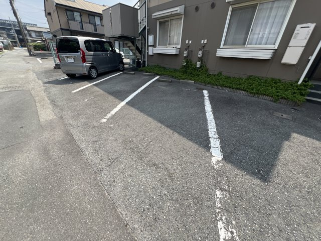 エルハイツイイダの駐車場