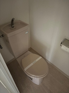 【トイレ】 | ロイヤル八尾 | シンプルで使いやすいトイレです