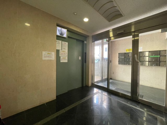 メルクリオール難波のロビー