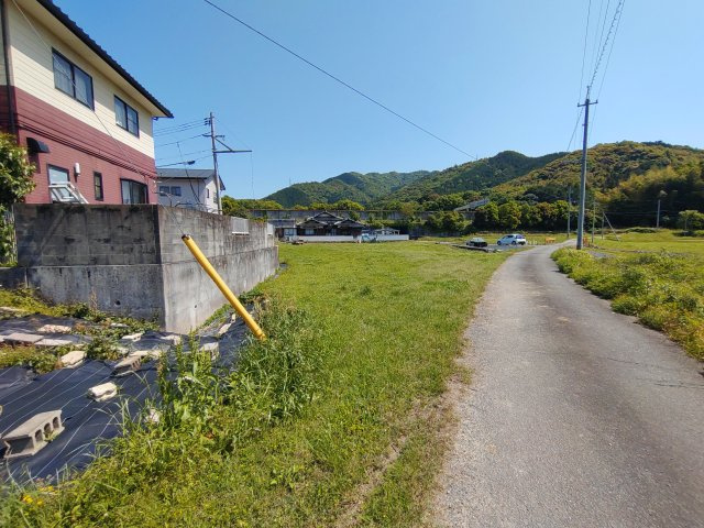 黒川　売土地　５の前面道路含む現地写真