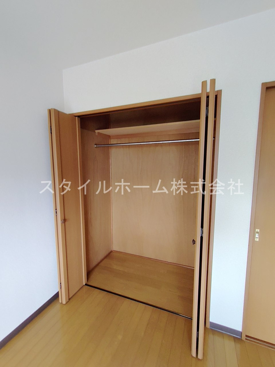 エクシード御油の収納|別部屋写真です。
