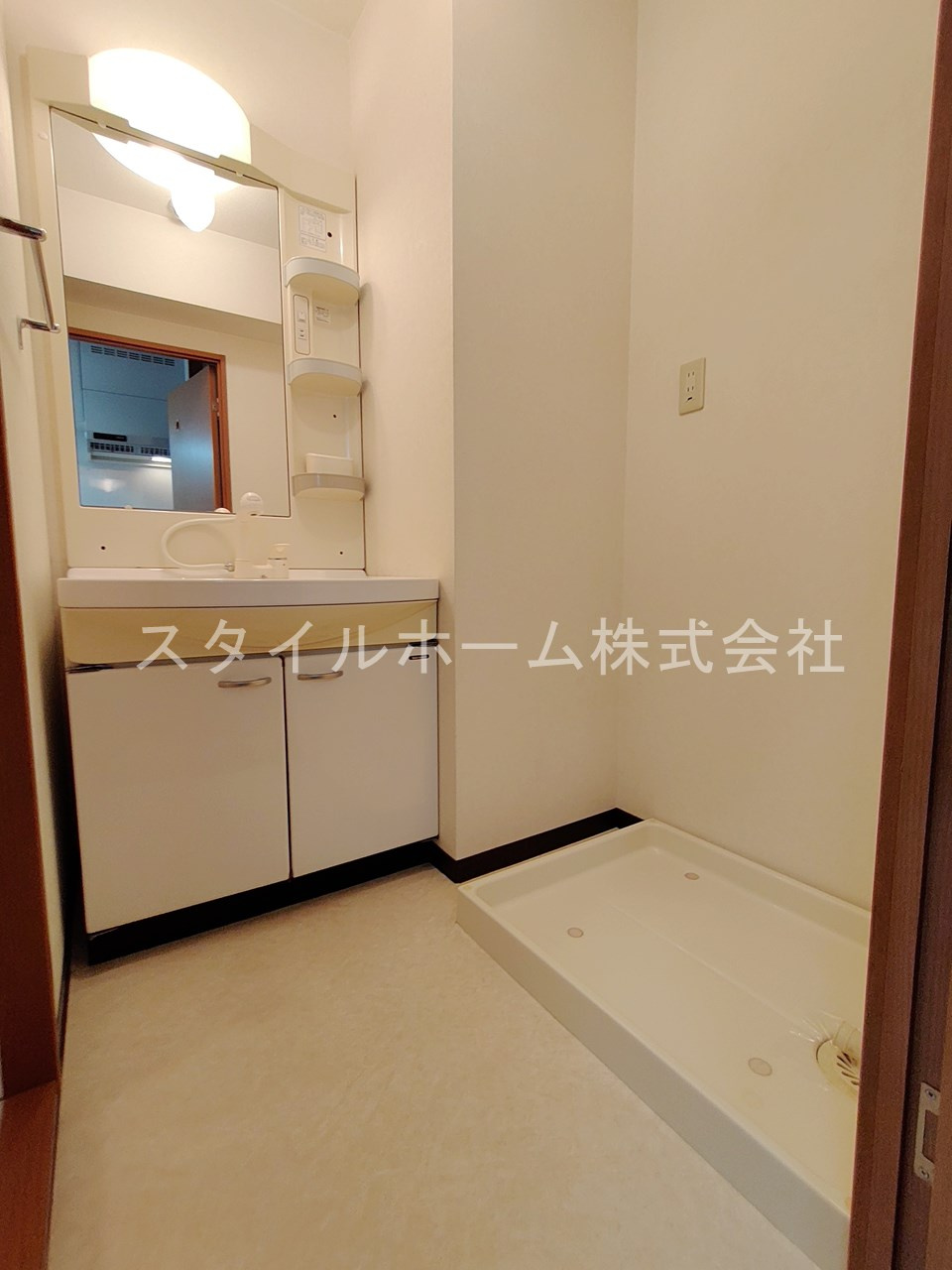 エクシード御油の洗面所|別部屋写真です。