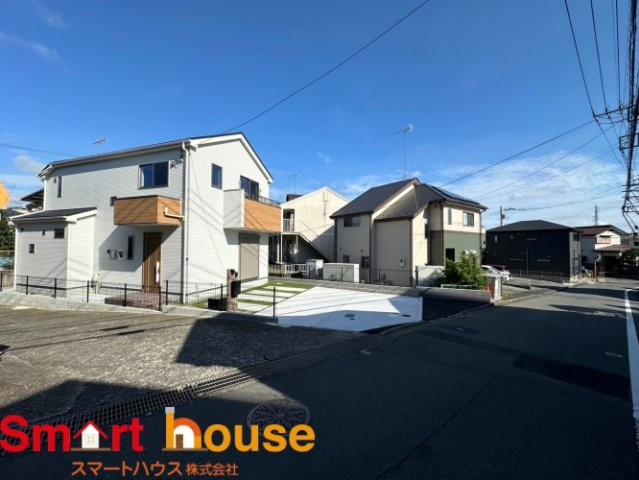 町田市　小山町3期の前面道路含む現地写真|お住まいの前面道路が広いと駐車が楽になり、陽当たりも遮られないので明るく居心地の良いお家になります♪