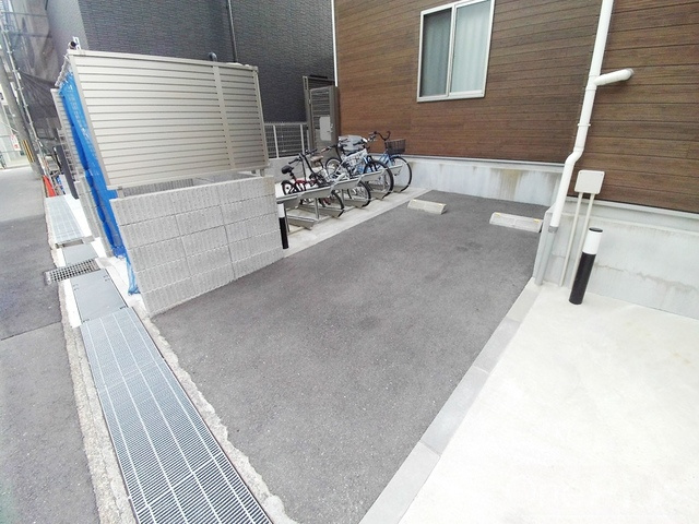 リブリ・魚崎の駐車場