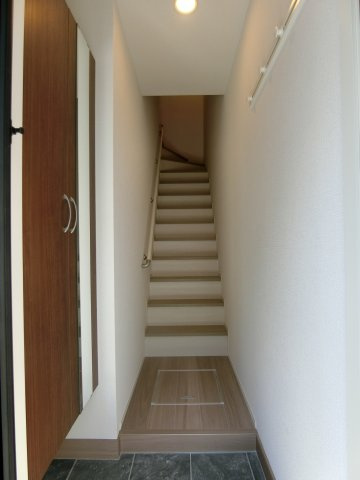 メゾン・アンソレイユの玄関