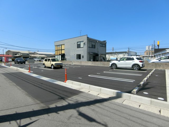 メゾン・アンソレイユの駐車場