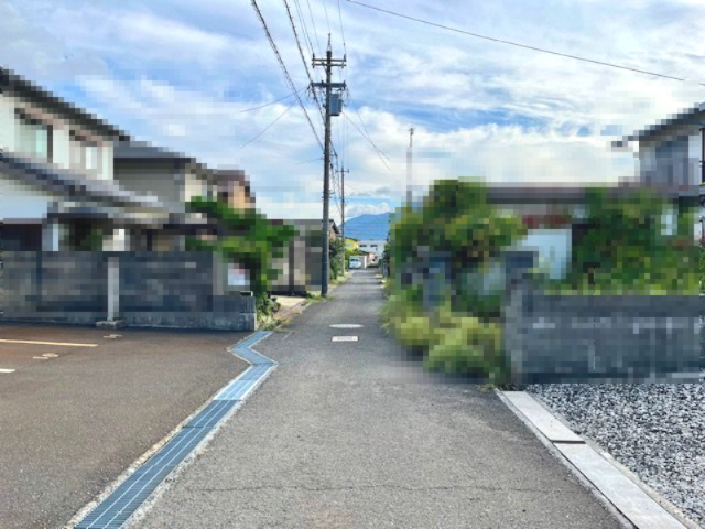 敦賀市松葉町55坪売地の前面道路含む現地写真