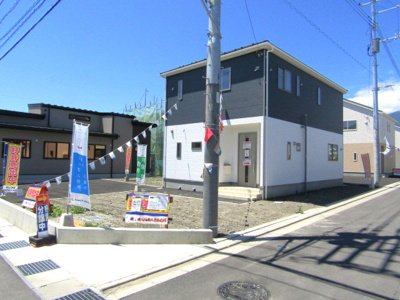 【駐車場】 | クレイドルガーデン南アルプス市藤田第6　3号棟 | 駐車場に車を止められます