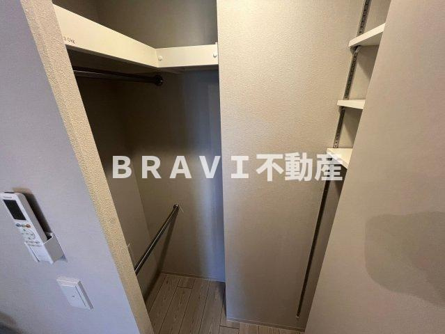 アーバネックス本町Ⅱの収納|ウォークインクローゼットです。