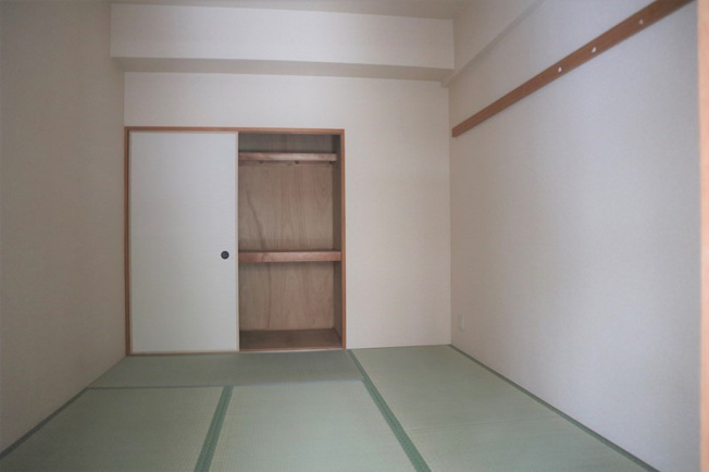 【和室】 | パークシャトー平野白鷺 | この写真の反転タイプです。
