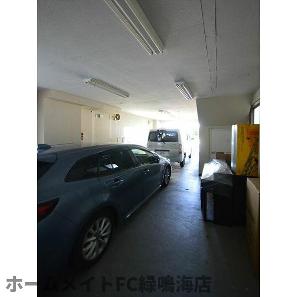 矢木楽器店万場ビルの駐車場