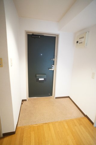 フローラル良元の玄関