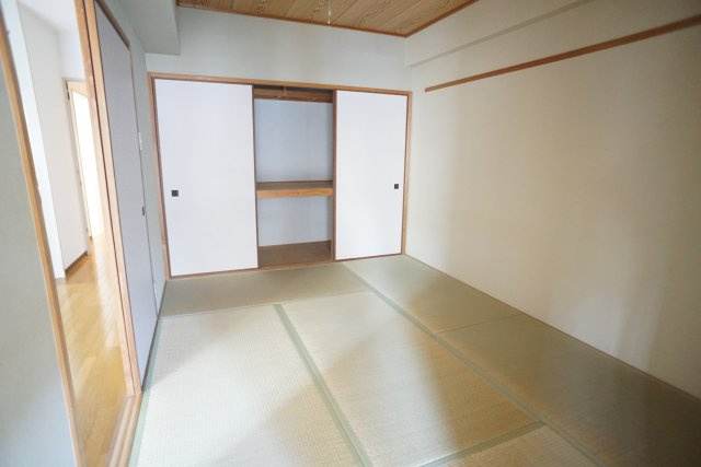 フローラル良元の和室