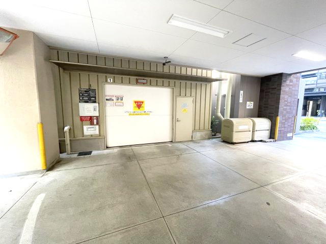 パークフラッツ江坂の駐車場