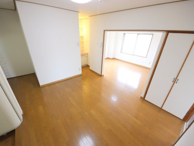 サニーハイツの居間・リビング