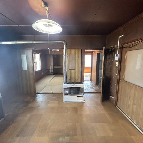 千葉アパートの居間・リビング