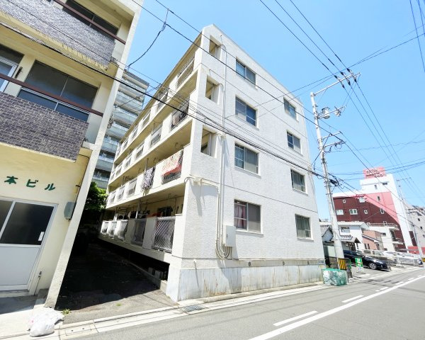 徳島市鷹匠町３丁目の一棟マンションの外観