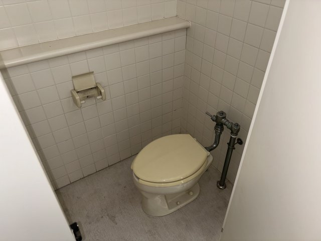 本町一棟ビルのトイレ|共用トイレ