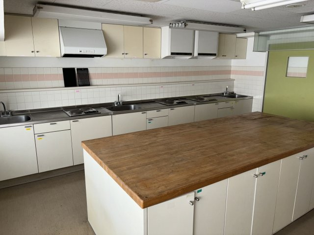 本町一棟ビルのキッチン|2階