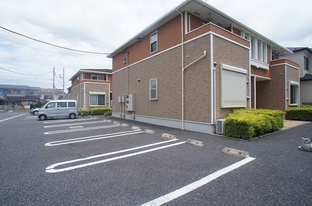 アース　ビレッジ　Ⅰの駐車場