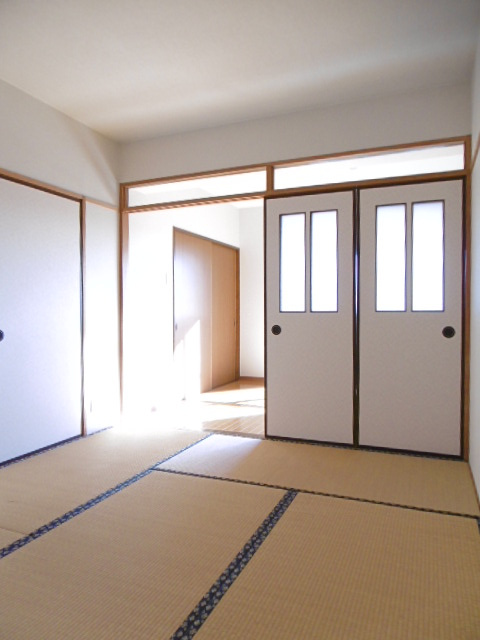 エテルナ・エーカーズ【10,000円キャッシュバック対象物件】の和室|日本らしい落ち着いた雰囲気の和室です