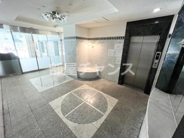 プレサンス栄メディパークのロビー