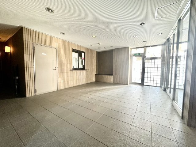 ヴィルヌーブ河原町のエントランス