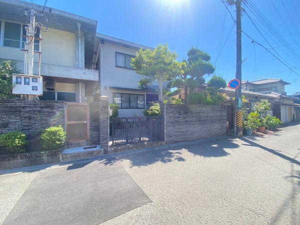 和歌山市和歌浦南３丁目　中古戸建の前面道路含む現地写真