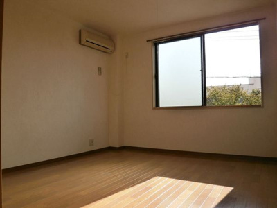 【洋室】 | 花見橋ヴィラ | 洋室