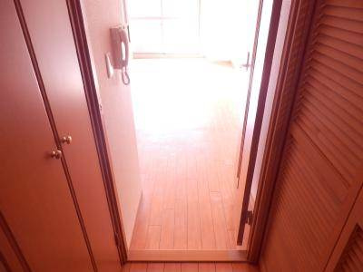 ビレイユ真英河原町の内装|廊下から～