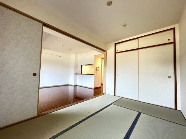 ★来客時にも便利な和室付き★