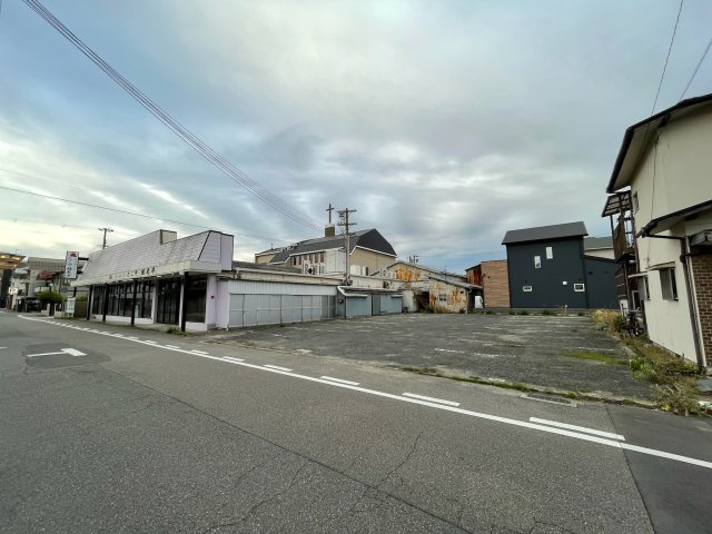 王子２丁目店舗の駐車場