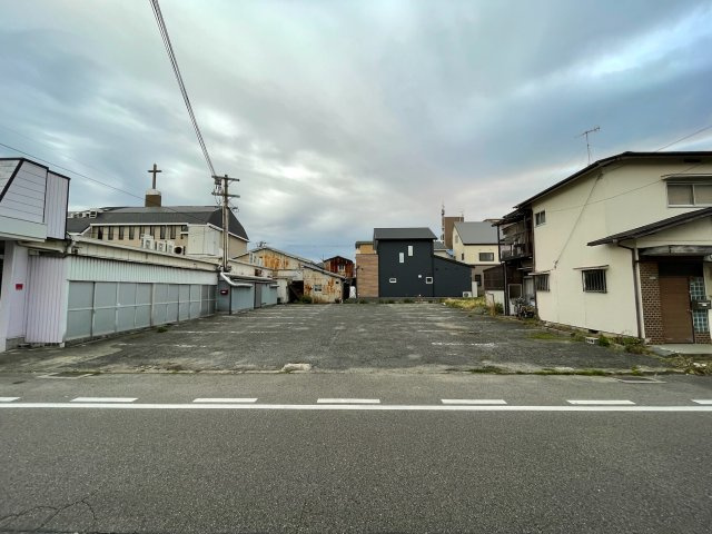 王子２丁目店舗の駐車場