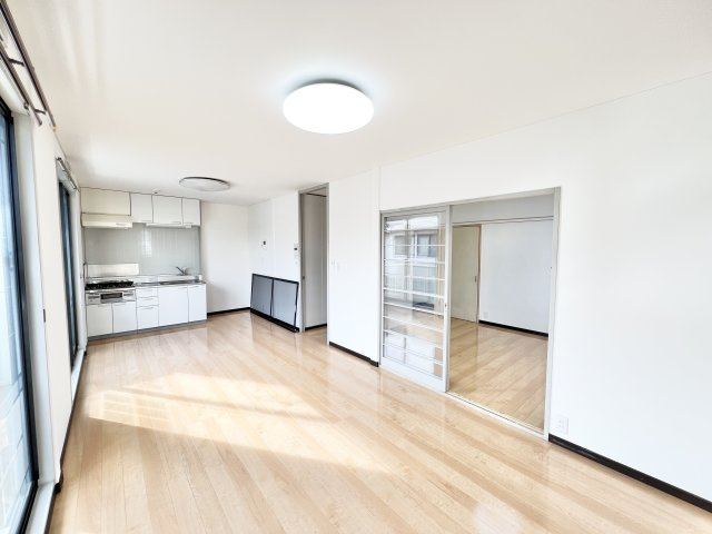 ユーロアベニュー四街道Gの居間・リビング|※別部屋参考写真