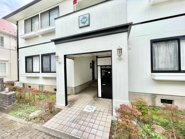 ユーロアベニュー四街道Gのエントランス|ゆとりのあるエントランスです