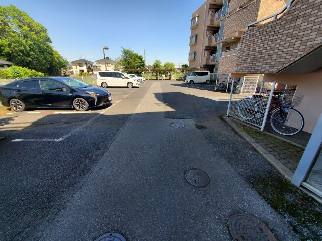 エクレール第二豊春の駐車場