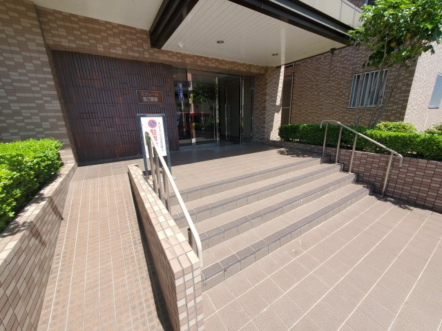 エクレール第二豊春のエントランス