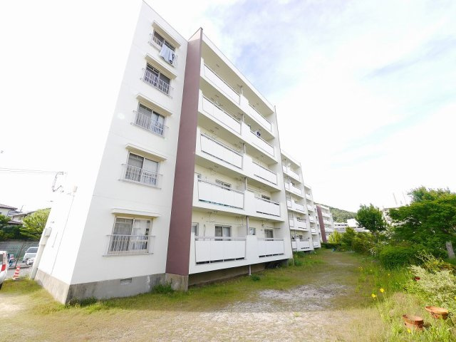 高倉台1団地3号棟の外観